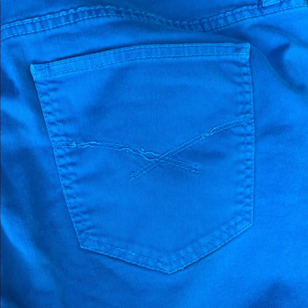 Women’s Legging Jeans with Ankle Zipper Detail - Picture 9 of 10